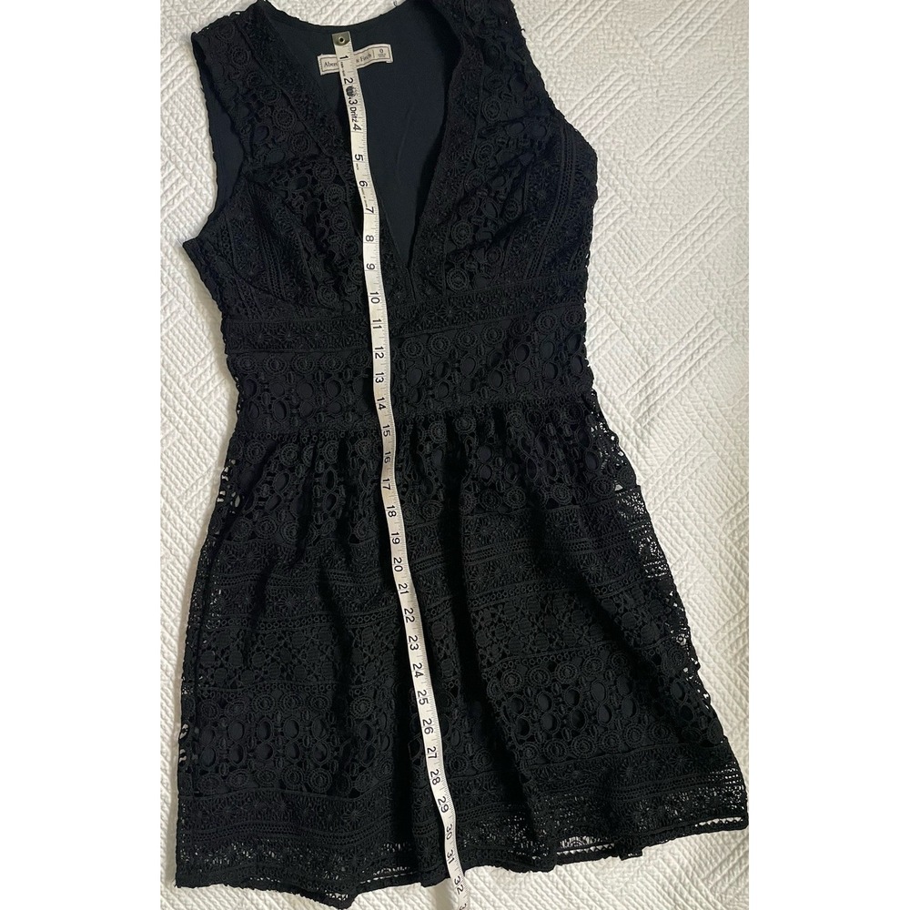 Abercrombie & Fitch Womens V-neckline Lace Crochet Skater Dress Black Sz 0 - Picture 8 of 10